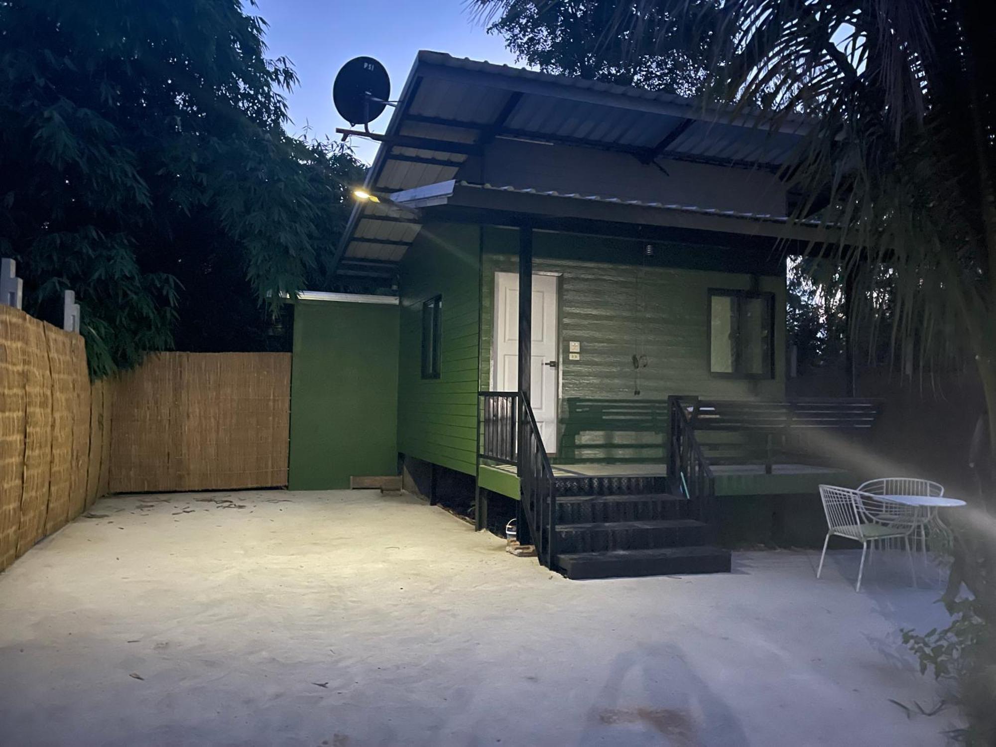 Morocco Blue Cafe By Chilong River Farm Resort Kosum Phisai Exterior photo