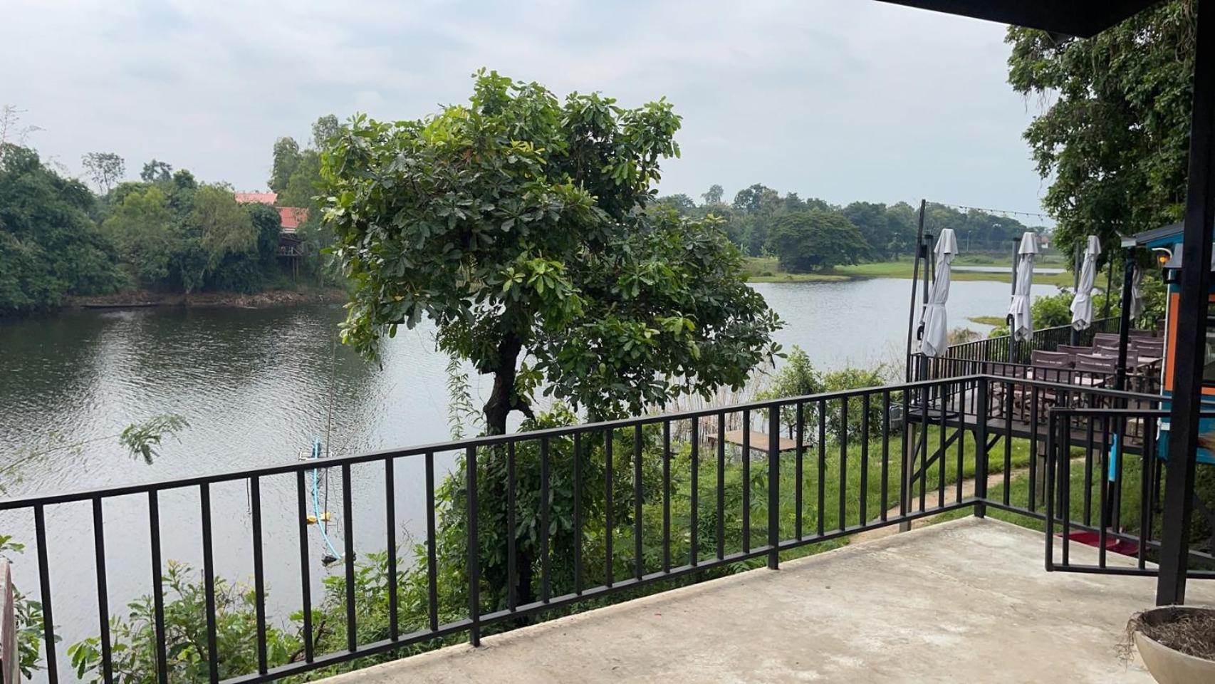 Morocco Blue Cafe By Chilong River Farm Resort Kosum Phisai Exterior photo